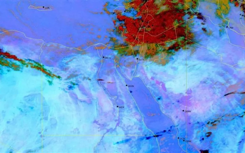 غيوم كثيفة تغطي القاهرة.. إنذار بأمطار غزيرة في محافظة الإسكندرية